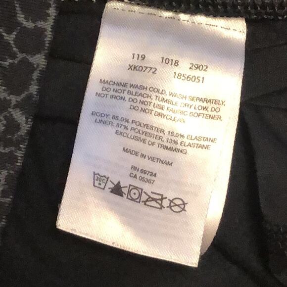 Columbia Black and Gray Animal Print Skirt with Built in Shorts Size Small - Picture 7 of 8